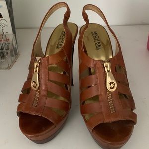 Womens Michael kors brown caramel heels size 7.5